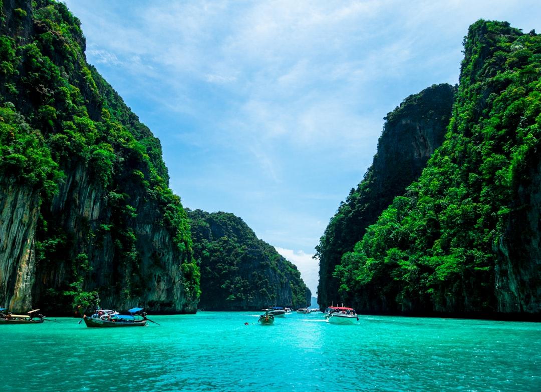 Pileh cove is located close to Phuket, Thailand is is such a serene area. 👉🏻 Please credit my website: GlobalCareerBook.com 👈🏻